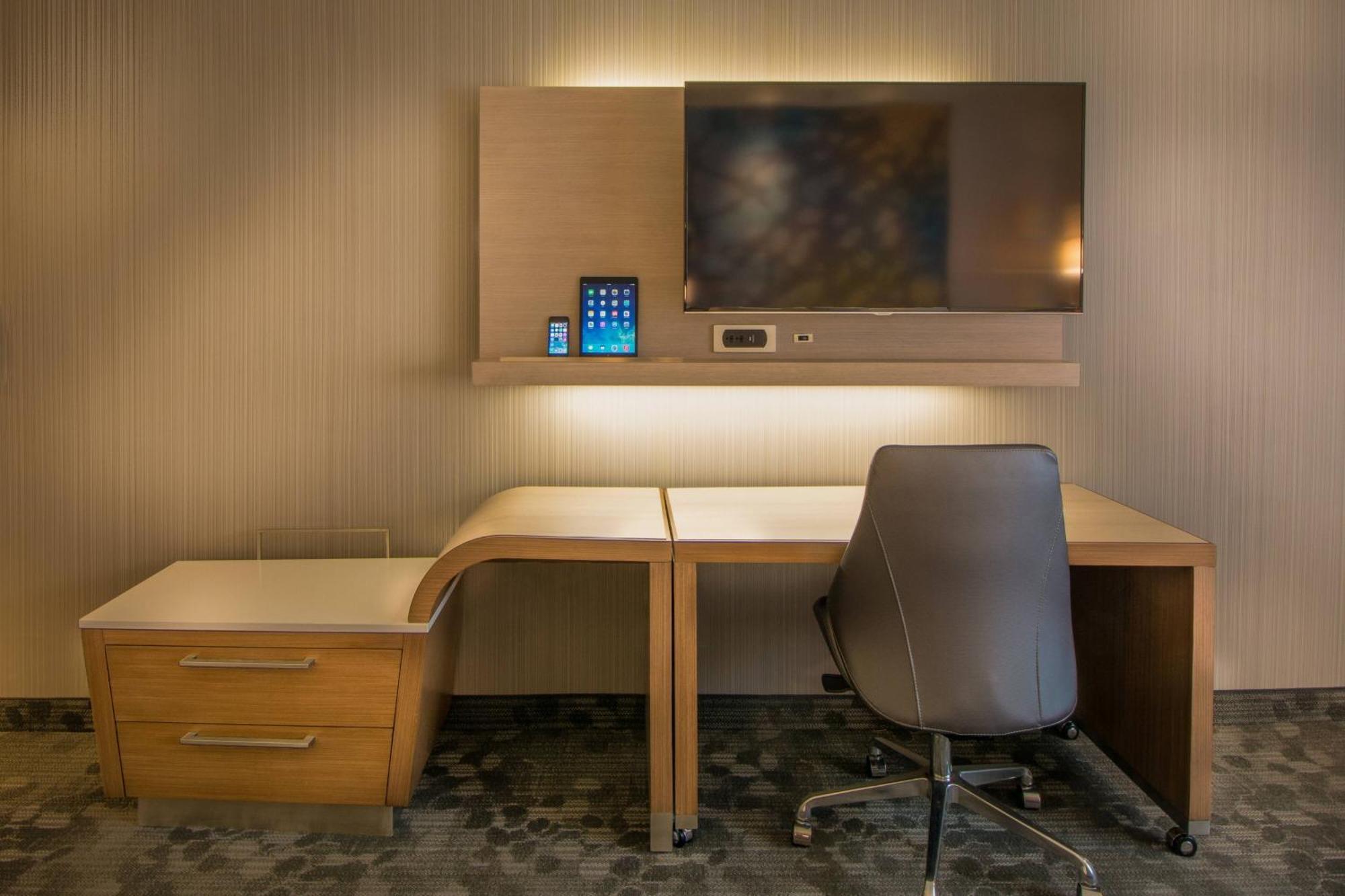 Courtyard By Marriott Winnipeg Airport Exterior foto